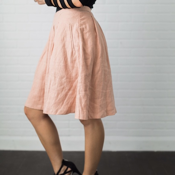 Dusty rose high-waisted skirt - Picture 2 of 5